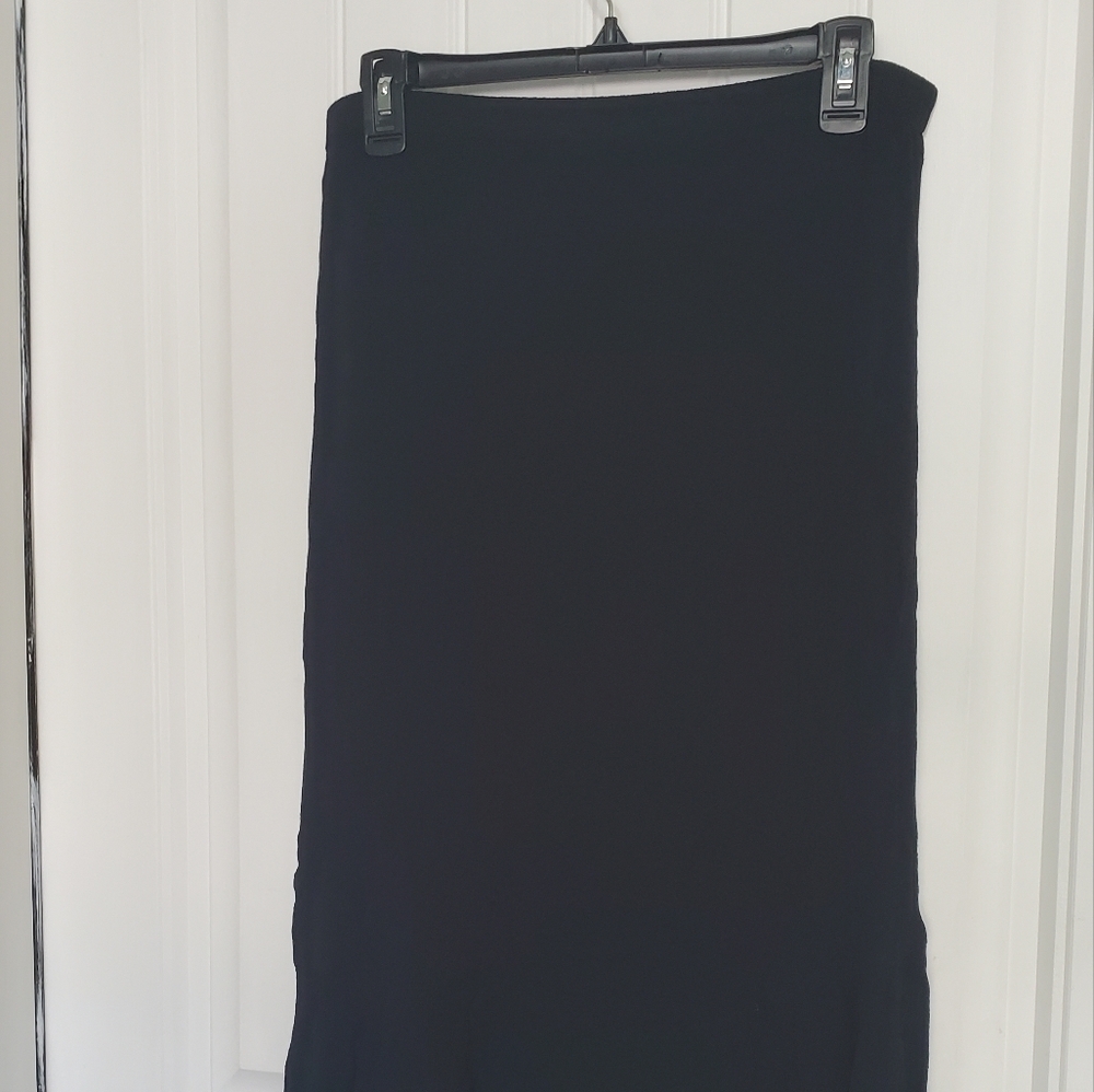 An unbranded black skirt Size L